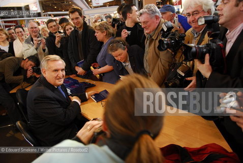 Image ID:  .Jean-Pierre Raffarin.Paris Bookfair 2007 .Writer of La dernière marche : Lettre à Nicolas Sarkozy..Copyright©Edouard Smekens/Writer Pictures/Rosebud2