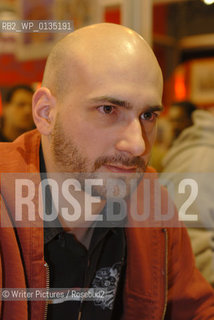 Cartoonist Julien Neel signing his albums during the Paris Salon du Livre 2007. Lou! Le cimetiere des autobus Glenat
©Writer Pictures/Rosebud2