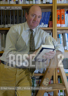 31.01.06 .Edinburgh University Press .Timothy Wright, pictured in a library with books..copyright©Neil Hanna/TSPL/Writer Pictures/Rosebud2