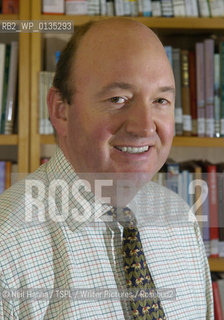 31.01.06 .Edinburgh University Press .Timothy Wright, pictured in a library with books..copyright©Neil Hanna/TSPL/Writer Pictures/Rosebud2