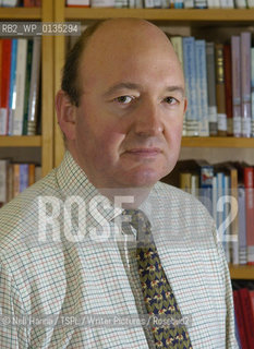 31.01.06 .Edinburgh University Press .Timothy Wright, pictured in a library with books..copyright©Neil Hanna/TSPL/Writer Pictures/Rosebud2