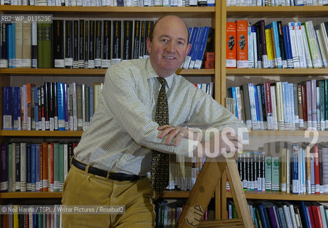 31.01.06 .Edinburgh University Press .Timothy Wright, pictured in a library with books..copyright©Neil Hanna/TSPL/Writer Pictures/Rosebud2
