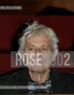  Dannie Abse. Poet..copyright©Stuart Clarke/Writer Pictures/Rosebud2