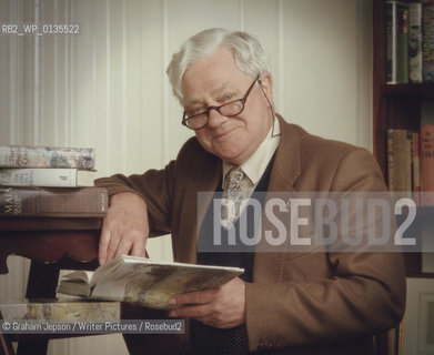 Kate Adams, health writer and founder of the Flat Tummy Club in London, 05/07/2010..copyright©Graham Jepson/Writer Pictures/Rosebud2