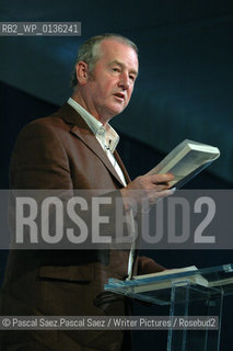 British childrens writer David Almond, author of Skellig and The Fire Eaters at the Edinburgh International Book Festival 2005..Copyright©Pascal Saez.Pascal Saez/Writer Pictures/Rosebud2