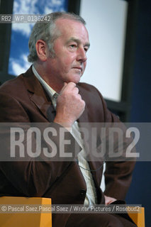British childrens writer David Almond, author of Skellig and The Fire Eaters at the Edinburgh International Book Festival 2005..Copyright©Pascal Saez.Pascal Saez/Writer Pictures/Rosebud2