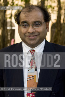 Indran Amirthanayagam at Galle Literary Festival 2008. ..©Bronek Kaminski/Writer Pictures/Rosebud2
