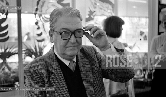 Kingsley Amis.Copyright©Anne-Katrin Purkiss/Writer Pictures/Rosebud2