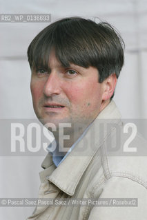 British writer and poet Simon Armitage, author of The White Stuff at the Edinburgh International Book Festival 2004..Copyright©Pascal Saez.Pascal Saez/Writer Pictures/Rosebud2