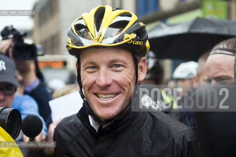 Lance Armstrong cycled in Paisley with around 70 other cyclists after announcing the ride on Twitter..©/Writer Pictures/Rosebud2