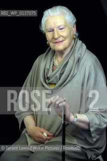 Diana Athill,writer,editor and critic,who wrote Somewhere Towards The End at The Oxford Literary Festival in Christ Church College in Oxford. ..Copyright©Geraint Lewis/Writer Pictures/Rosebud2