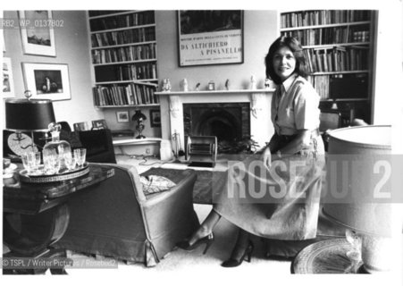 Joan Bakewell at her home in Chalcot Farm (Chalk Farm) in London .5th October 1978..copyright©TSPL/Writer Pictures/Rosebud2