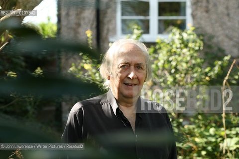 Author J G Ballard at his home in Shepperton, Surrey.  07/09/06..Copyright©John Lawerence/Writer Pictures/Rosebud2