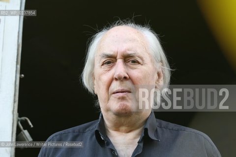 Author J G Ballard at his home in Shepperton, Surrey.  07/09/06..Copyright©John Lawerence/Writer Pictures/Rosebud2