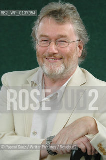 Scottish  writer Iain Banks, author of The Bridge, The Wasp Factory and Matter, at the Edinburgh International Book Festival...Copyright©Pascal Saez/Writer Pictures/Rosebud2