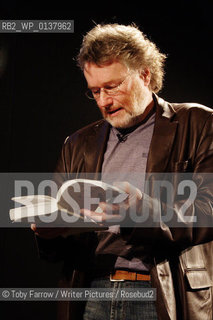Iain Banks at the Bath Literary Festival 2007..copyright©Toby Farrow/Writer Pictures/Rosebud2