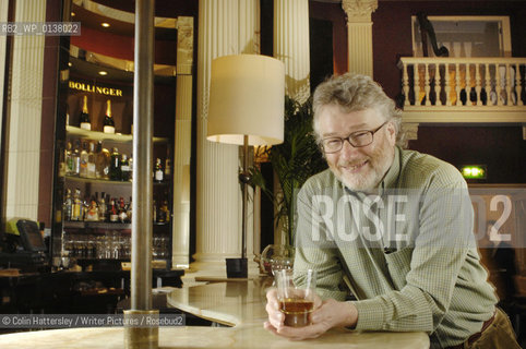 Author Iain Banks, pictured at Edinburghs Balmoral Hotel 15/01/08..copyright©Colin Hattersley/Writer Pictures/Rosebud2