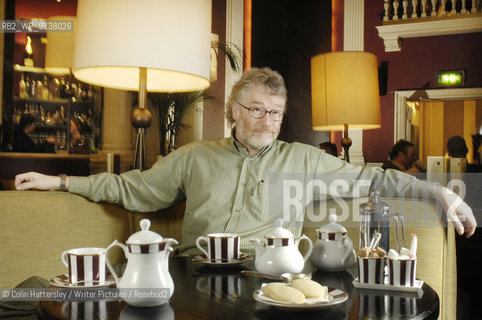Author Iain Banks, pictured at Edinburghs Balmoral Hotel 15/01/08..copyright©Colin Hattersley/Writer Pictures/Rosebud2