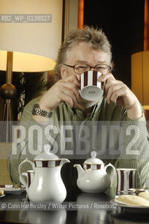 Author Iain Banks, pictured at Edinburghs Balmoral Hotel 15/01/08..copyright©Colin Hattersley/Writer Pictures/Rosebud2