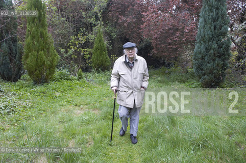 John Bayley  the writer and former husband of Iris Murdoch at home in Oxfordshire...Copyright©Geraint Lewis/Writer Pictures/Rosebud2