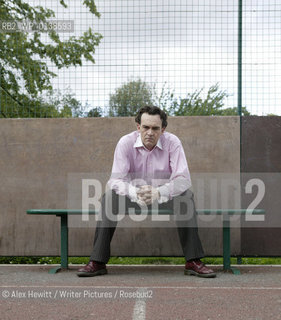 Events at the Borders Book Festival 2007, held in Melrose in the Scottish Borders...Ian Rankin chatting outside Harmony House with Sponsors..Copyright©Alex Hewitt/Writer Pictures/Rosebud2
