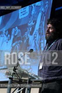  20 August 2005-Edinburgh,UK- British cartoonist Steve Bell. Steve Bells acclaimed political satire work appears regularly in the daily newspaper The Guardian.Here at the Edinburgh International Book Festival 2005..Copyright©Pascal S/Writer Pictures/Rosebud2