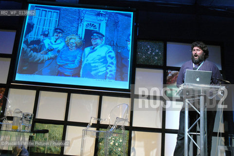 20 August 2005-Edinburgh,UK- British cartoonist Steve Bell. Steve Bells acclaimed political satire work appears regularly in the daily newspaper The Guardian.Here at the Edinburgh International Book Festival 2005..Copyright©Pascal S/Writer Pictures/Rosebud2