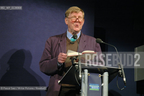 Alan Bennett, british writer ( his latest novel is The Uncommon Reader) and playwright, here at the Edinburgh International Book Festival 2007. ..Copyright©Pascal Saez/Writer Pictures/Rosebud2