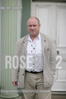 Louis de Bernieres at the Wigtown Book Festival, 2007.copyright©Angus Bremner/Writer Pictures/Rosebud2