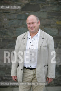 Louis de Bernieres at the Wigtown Book Festival, 2007.copyright©Angus Bremner/Writer Pictures/Rosebud2