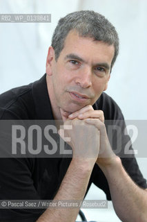  24 August 2005- Edinburgh, UK- British writer and science expert David Bodanis.at the Edinburgh International Book Festival..©Pascal Saez/Writer Pictures/Rosebud2
