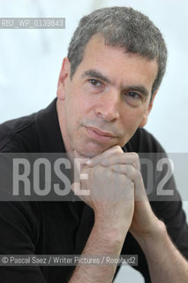  24 August 2005- Edinburgh, UK- British writer and science expert David Bodanis.at the Edinburgh International Book Festival..©Pascal Saez/Writer Pictures/Rosebud2