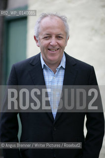 Jeremy Bowen at the Wigtown Book Festival, 2007.copyright©Angus Bremner/Writer Pictures/Rosebud2