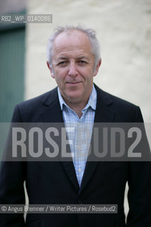 Jeremy Bowen at the Wigtown Book Festival, 2007.copyright©Angus Bremner/Writer Pictures/Rosebud2