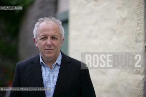 Jeremy Bowen at the Wigtown Book Festival, 2007.copyright©Angus Bremner/Writer Pictures/Rosebud2