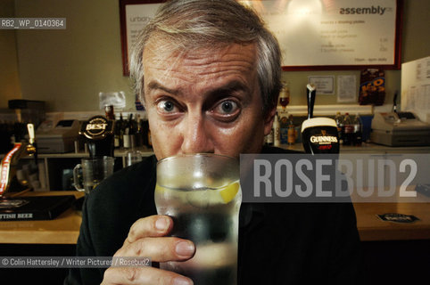 FESTIVAL, Gyles Brandreth night on the town interview portrait, pictured in the dressing rooms at the Assembly Rooms, 08/08/05...copyright©Colin Hattersley/Writer Pictures/Rosebud2