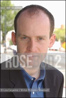 Oliver Burkeman..copyright©Lisa Carpenter/Writer Pictures/Rosebud2