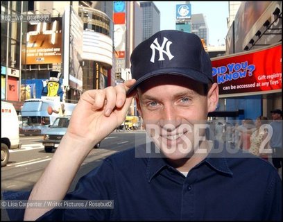 Oliver Burkeman..copyright©Lisa Carpenter/Writer Pictures/Rosebud2