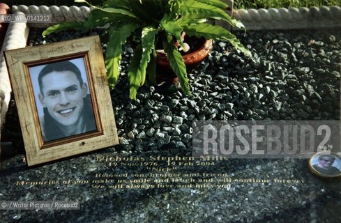 Elizabeth Burton-Phillips has written a book about her two sons addiction to heroin, which killed one of them, Nicholas Mills.  Collect shows:  Nicks grave.Copyright  Graham Jepson/Writer Pictures.contact +44(0)20 8241 0039.info@writerpictures.comElizabeth Burton-Phillips has written a book about her two sons addiction to heroin, which killed one of them, Nicholas Mills.  Collect shows:  l-r: brothers Simon and Nicholas Mills in August 2003 at a time when they were both hooked on heroin...Copyright©/Writer Pictures/Rosebud2