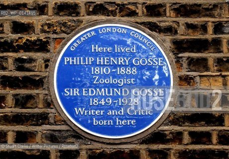 Plaque Shows: Philip Gosse. Zoologist and Sir Edmund Gosse, Writer and Critic. Hackney. London N1. ..copyright©Stuart Clarke/Writer Pictures/Rosebud2