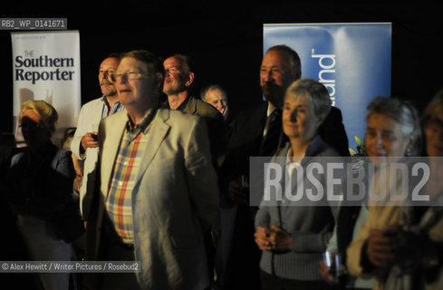 Francis Hamilton introduces the 2009 Festival while the audience looks on..Copyright©Alex Hewitt/Writer Pictures/Rosebud2