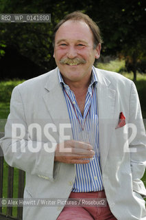 Charles Maclean at the Borders Book Festival 2009..Copyright©Alex Hewitt/Writer Pictures/Rosebud2