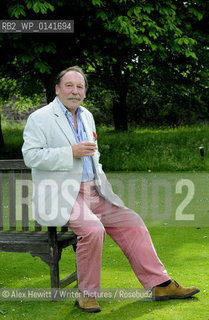 Charles Maclean at the Borders Book Festival 2009..Copyright©Alex Hewitt/Writer Pictures/Rosebud2