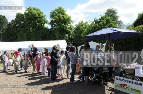 Members of the public queue for Ice Cream at the Borders Book Festival 2010..The festival runs from Thursday 17th June to Sunday 20th June.for further info please go to the website at www.bordersbookfestival.org or contact Nicky Stonehill on 07740 681 560 or nicky@stonehillsalt.co.uk..Copyright©Alex Hewitt/Writer Pictures/Rosebud2