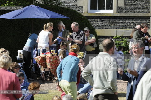 Members of the public queue for Ice Cream at the Borders Book Festival 2010..The festival runs from Thursday 17th June to Sunday 20th June.for further info please go to the website at www.bordersbookfestival.org or contact Nicky Stonehill on 07740 681 560 or nicky@stonehillsalt.co.uk..Copyright©Alex Hewitt/Writer Pictures/Rosebud2