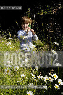 John Simpson at the Borders Book Festival 2010..The festival runs from Thursday 17th June to Sunday 20th June.for further info please go to the website at www.bordersbookfestival.org or contact Nicky Stonehill on 07740 681 560 or nicky@stonehillsalt.co.uk..Copyright©Alex Hewitt/Writer Pictures/Rosebud2