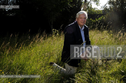 John Simpson at the Borders Book Festival 2010..The festival runs from Thursday 17th June to Sunday 20th June.for further info please go to the website at www.bordersbookfestival.org or contact Nicky Stonehill on 07740 681 560 or nicky@stonehillsalt.co.uk..Copyright©Alex Hewitt/Writer Pictures/Rosebud2