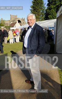 John Simpson at the Borders Book Festival 2010..The festival runs from Thursday 17th June to Sunday 20th June.for further info please go to the website at www.bordersbookfestival.org or contact Nicky Stonehill on 07740 681 560 or nicky@stonehillsalt.co.uk..Copyright©Alex Hewitt/Writer Pictures/Rosebud2