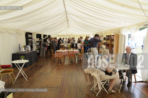 Members of the public at the Borders Book Festival 2010..The festival runs from Thursday 17th June to Sunday 20th June.for further info please go to the website at www.bordersbookfestival.org or contact Nicky Stonehill on 07740 681 560 or nicky@stonehillsalt.co.uk..Copyright©Alex Hewitt/Writer Pictures/Rosebud2