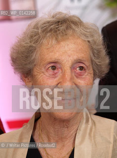 ..Copyright©/Writer Pictures/Rosebud2